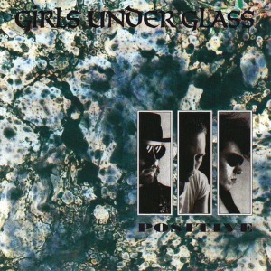 收聽Girls Under Glass的Revolution歌詞歌曲