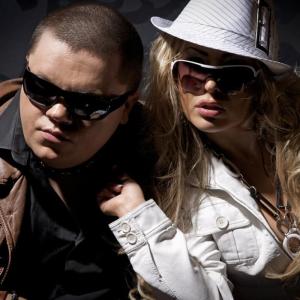 ดาวน์โหลดและฟังเพลง We Gonna Fcuk พร้อมเนื้อเพลงจาก Groovebusterz