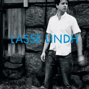 收聽Lasse Lindh的Hon tror ingen ser歌詞歌曲