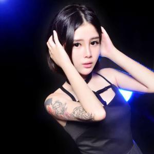 Listen to 但愿 song with lyrics from 但愿