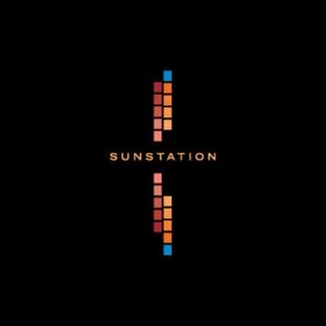 收聽Sunstation的Black and Blue歌詞歌曲