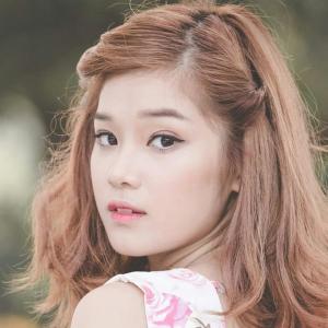 ดาวน์โหลดและฟังเพลง Còn Đâu Yêu Thương พร้อมเนื้อเพลงจาก Hoàng Yến Chibi