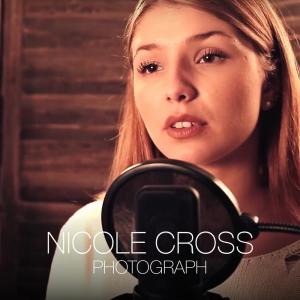收听Nicole Cross的Photograph歌词歌曲