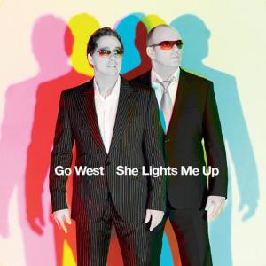 ดาวน์โหลดและฟังเพลง She Lights Me Up พร้อมเนื้อเพลงจาก Go West