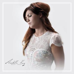 ดาวน์โหลดและฟังเพลง Breathe Me In พร้อมเนื้อเพลงจาก Anabelle Kay