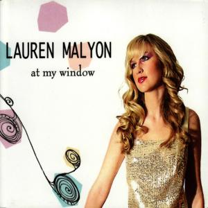 ดาวน์โหลดและฟังเพลง Next Big Thing พร้อมเนื้อเพลงจาก Lauren Malyon