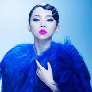 收聽Toc Tien的Một Con Đường Hai Ngã Rẽ歌詞歌曲