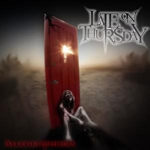 收聽Late on Thursday的Crown (Explicit)歌詞歌曲