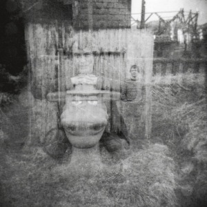 ดาวน์โหลดและฟังเพลง Binary Stars over Venice พร้อมเนื้อเพลงจาก Richard Youngs