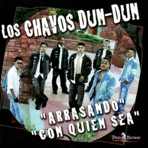 ดาวน์โหลดและฟังเพลง Papi Chulo พร้อมเนื้อเพลงจาก Los Chavos Dun-Dun