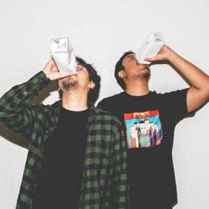 Dengarkan Milkbox lagu dari barefood dengan lirik