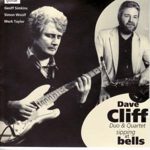收聽Dave Cliff的A Nightingale Sang In Berkeley Square歌詞歌曲