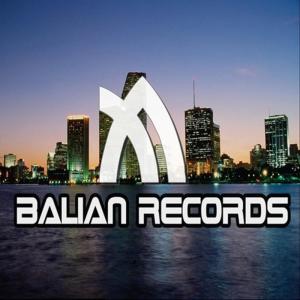 收聽Toni Bali的Dude歌詞歌曲