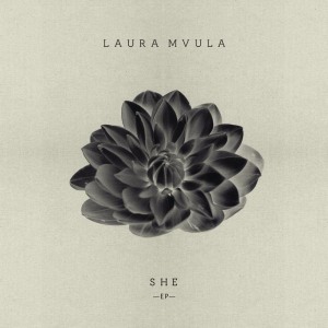 ดาวน์โหลดและฟังเพลง She พร้อมเนื้อเพลงจาก Laura Mvula