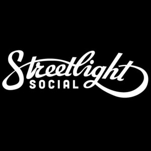 ดาวน์โหลดและฟังเพลง Right Where I Belong พร้อมเนื้อเพลงจาก Streetlight Social