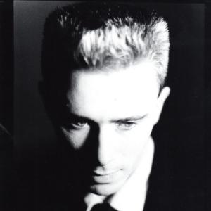 ดาวน์โหลดและฟังเพลง One Lifetime Away พร้อมเนื้อเพลงจาก Paul Haig
