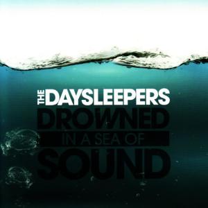 ดาวน์โหลดและฟังเพลง Lovesparkles พร้อมเนื้อเพลงจาก The Daysleepers