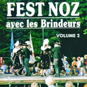 收聽Les Brindeurs的Polka piquée tante Perrine歌詞歌曲