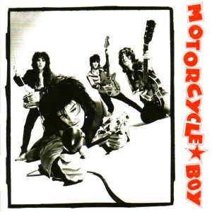 ดาวน์โหลดและฟังเพลง One Punch พร้อมเนื้อเพลงจาก Motorcycle Boy