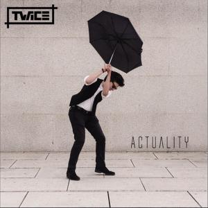 ดาวน์โหลดและฟังเพลง Por la Otra Acera พร้อมเนื้อเพลงจาก twice