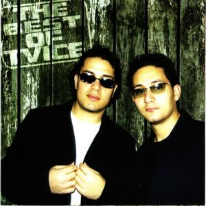 ดาวน์โหลดและฟังเพลง Tu Me Touches พร้อมเนื้อเพลงจาก T-Vice