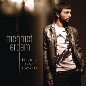 ดาวน์โหลดและฟังเพลง Dünya Dönüyor พร้อมเนื้อเพลงจาก Mehmet Erdem