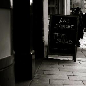 The Shaws的專輯Live Tonight