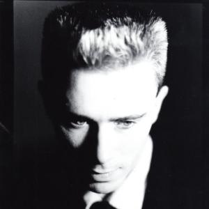 收聽Paul Haig的One Lifetime Away歌詞歌曲