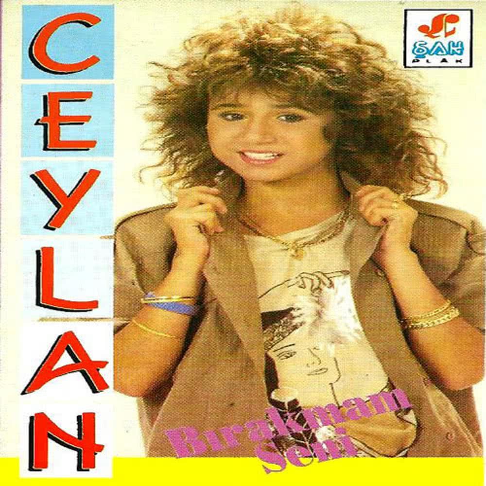 Evlerinin Önü
