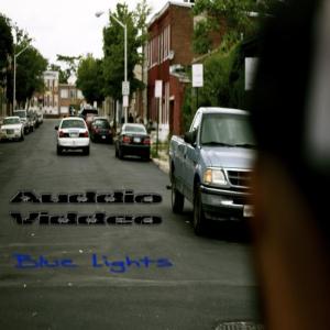 ดาวน์โหลดและฟังเพลง Blue Lights พร้อมเนื้อเพลงจาก Auddio Viddeo