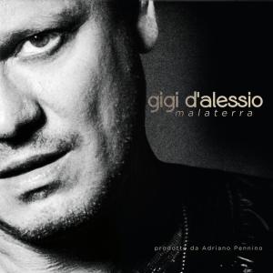 收聽Gigi D'Alessio的'A città 'e pulecenella歌詞歌曲