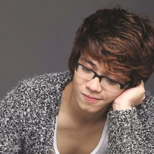 ดาวน์โหลดและฟังเพลง Xuân Có Em พร้อมเนื้อเพลงจาก Bùi Anh Tuấn