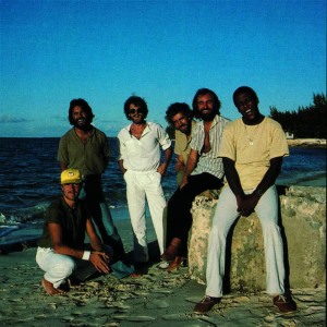 ดาวน์โหลดและฟังเพลง Let's Go Round Again พร้อมเนื้อเพลงจาก Average White Band