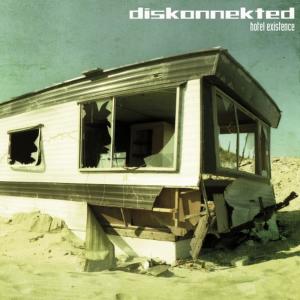ดาวน์โหลดและฟังเพลง Razorsharpshooter พร้อมเนื้อเพลงจาก Diskonnekted
