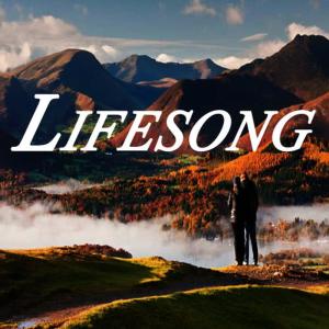 收聽East To West的We Live歌詞歌曲