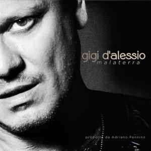 ดาวน์โหลดและฟังเพลง 'A città 'e pulecenella พร้อมเนื้อเพลงจาก Gigi D'Alessio