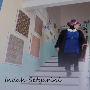 Dengarkan Cinta Sang Mantan lagu dari Indah Setyarini dengan lirik