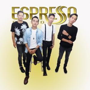 收聽Espresso Band的Wanita歌詞歌曲