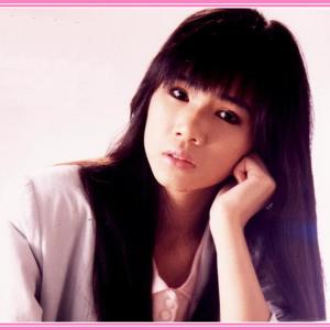 ดาวน์โหลดและฟังเพลง 寻求自己的天空 พร้อมเนื้อเพลงจาก ดารานักร้องหลายคน