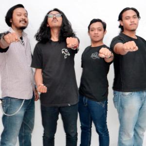 Dengarkan Kembali Ke JalanMu lagu dari The Bona dengan lirik