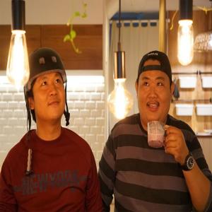 Listen to กอด song with lyrics from Teddy black