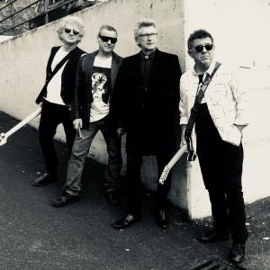 ดาวน์โหลดและฟังเพลง Summerhill Stone พร้อมเนื้อเพลงจาก The Narcs