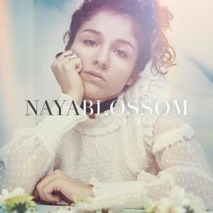 ดาวน์โหลดและฟังเพลง Girl on the Moon พร้อมเนื้อเพลงจาก Naya