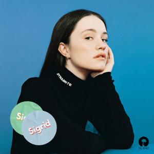 ดาวน์โหลดและฟังเพลง Dynamite (Acoustic) พร้อมเนื้อเพลงจาก Sigrid
