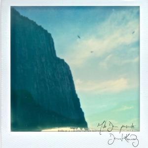 ดาวน์โหลดและฟังเพลง Young & Free พร้อมเนื้อเพลงจาก Dermot Kennedy