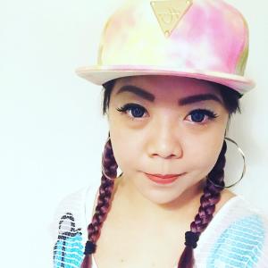 Listen to 多爱一点 song with lyrics from 佘俐仪