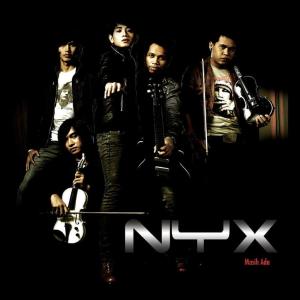 ดาวน์โหลดและฟังเพลง Izinkan พร้อมเนื้อเพลงจาก ดารานักร้องหลายคน