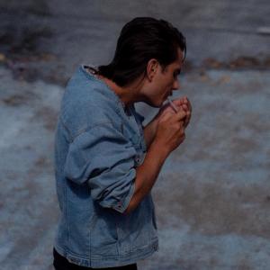 收聽MADLY的Honey歌詞歌曲