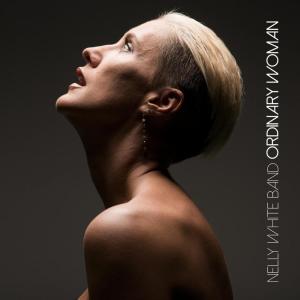 Dengarkan lagu All the Roses nyanyian Nelly White Band dengan lirik