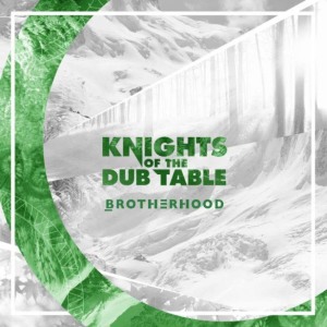 ดาวน์โหลดและฟังเพลง Looter พร้อมเนื้อเพลงจาก Knights of the Dub Table